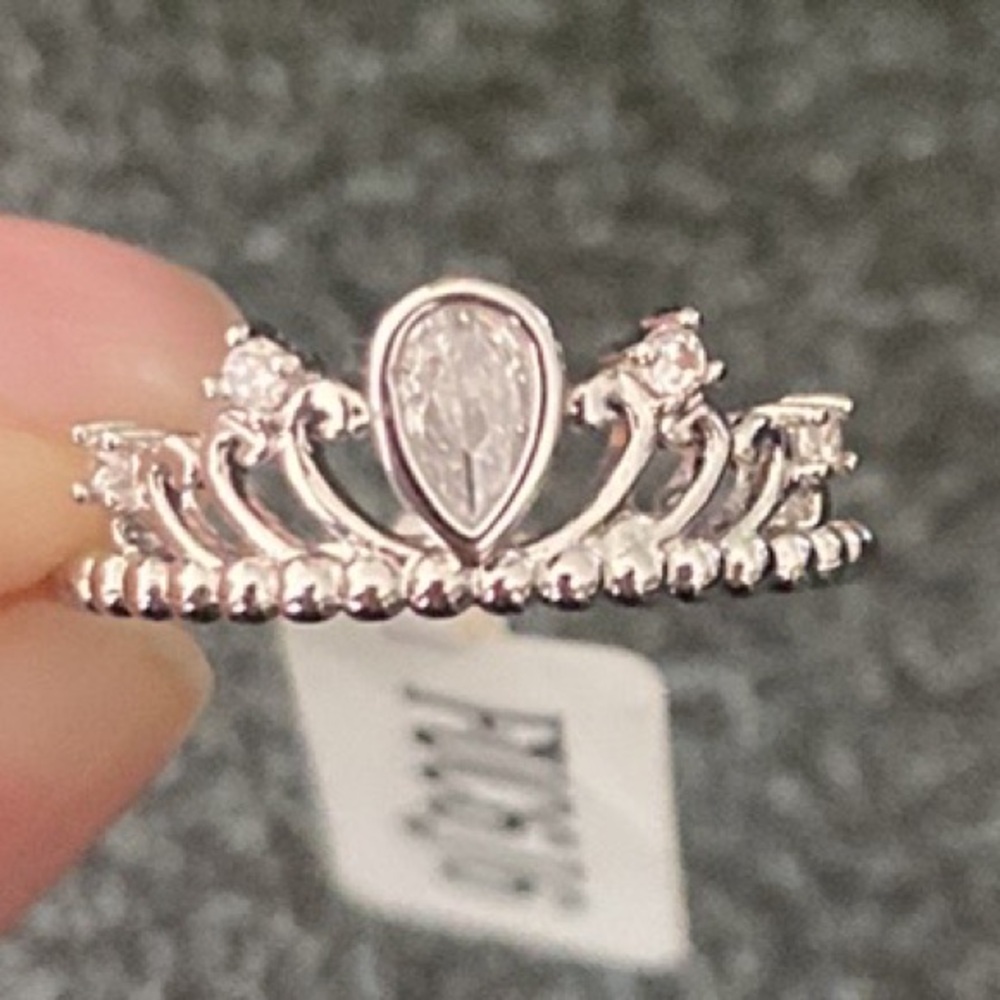 🍭🌟 👑Tiara princess ring size 6